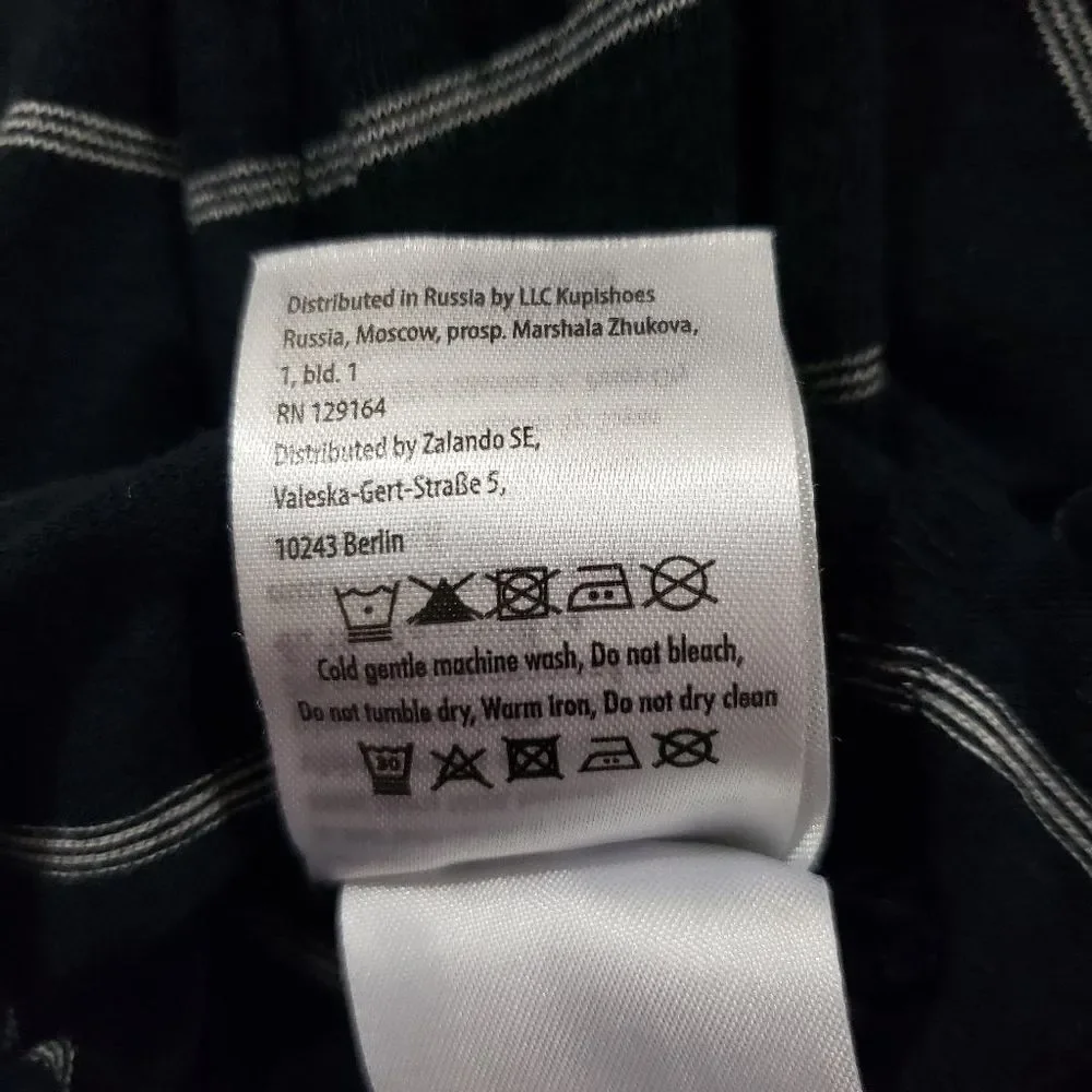 Cotton On Garments size large black and white striped long sleeve - Picture 7 of 7